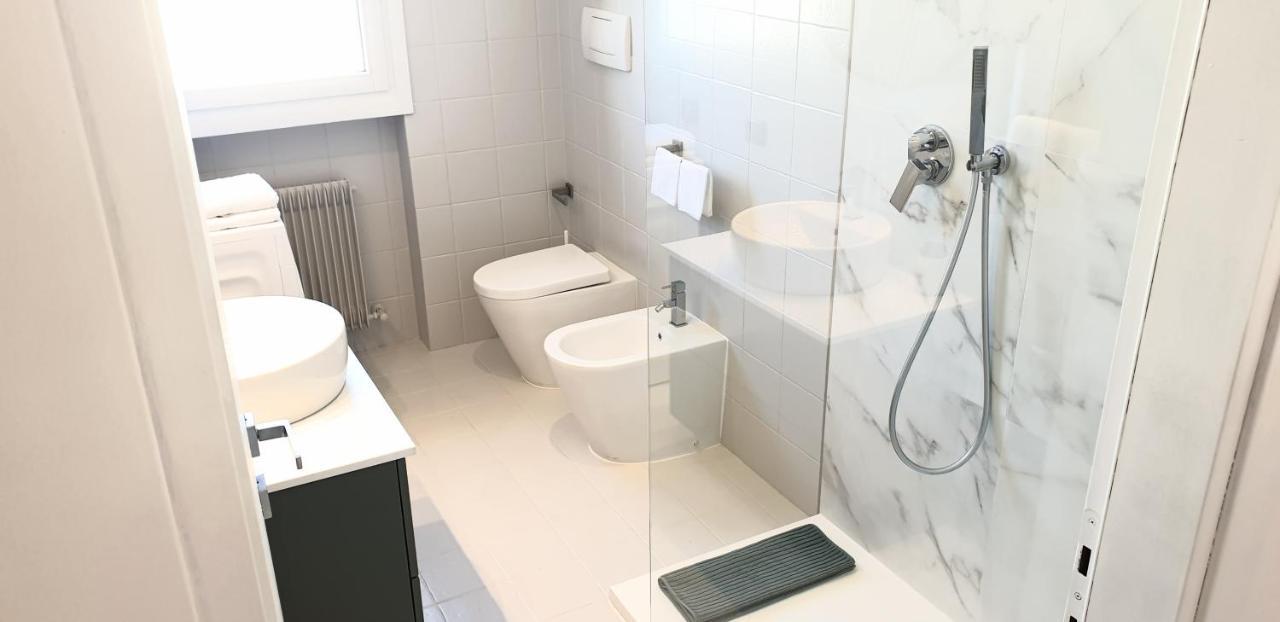 Venezia & Treviso Design Apartment By Anthea Homes Casier Bagian luar foto