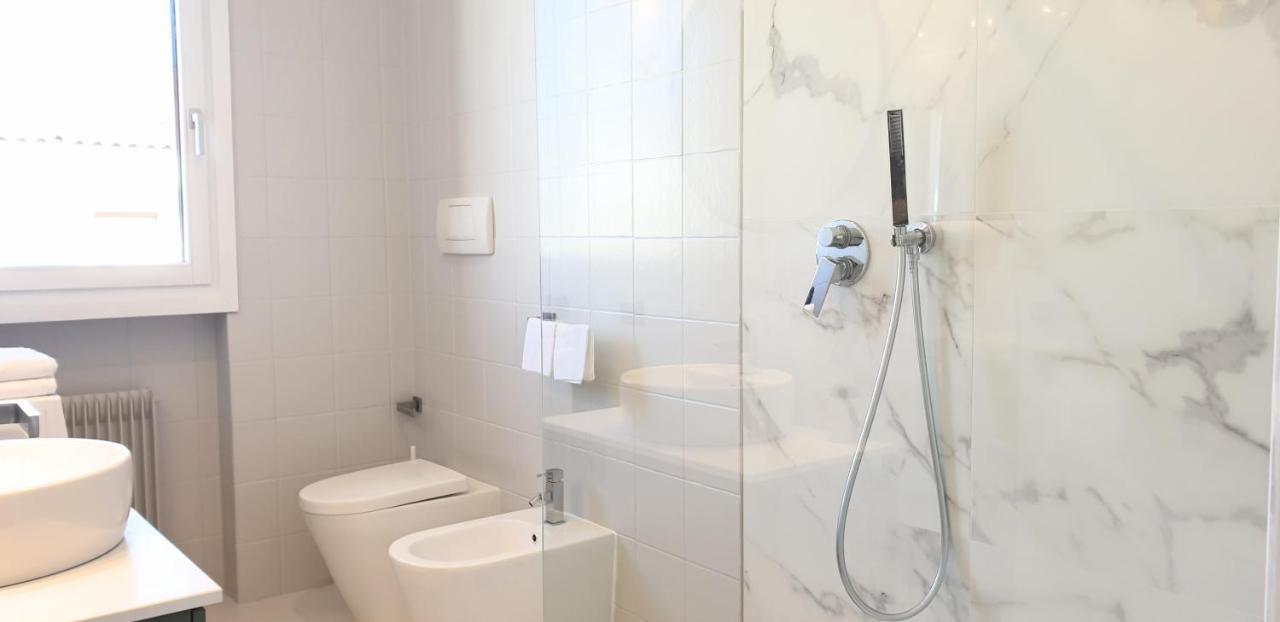 Venezia & Treviso Design Apartment By Anthea Homes Casier Bagian luar foto